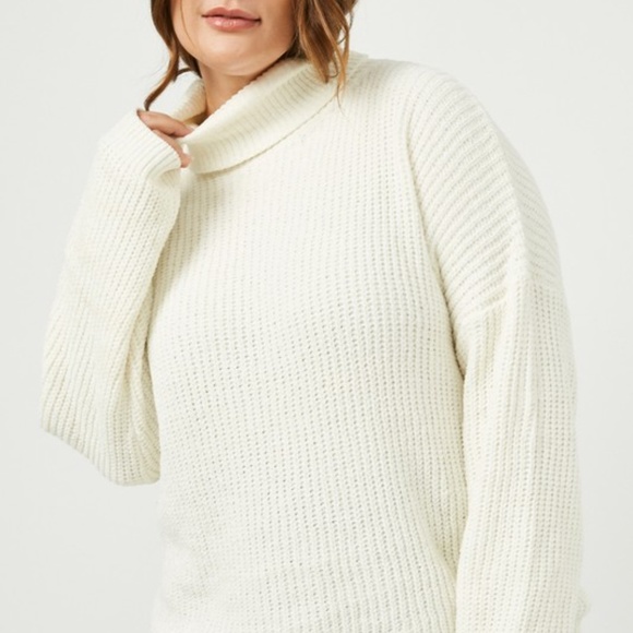 Montana Velvet Yarn Turtle Neck Sweater - Picture 4 of 7